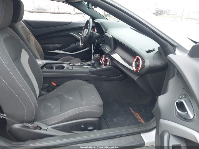 2017 CHEVROLET CAMARO 1G1FB3DS2H0140752 Photo 4