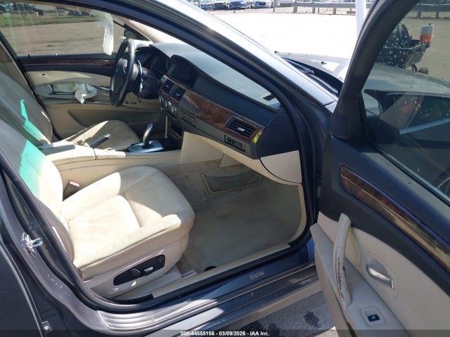 44555156 :رقم المزاد ، WBANU53589C118725 vin ، 2009 Bmw 528i مزاد بيع