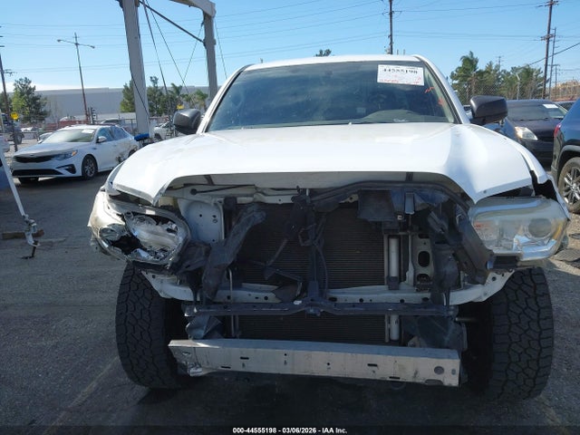 5TFRX5GN8HX084315 Toyota Tacoma Sr