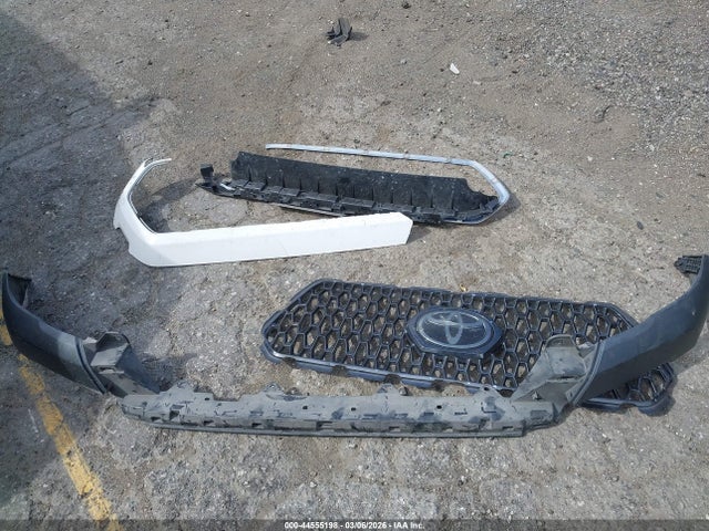 5TFRX5GN8HX084315 Toyota Tacoma Sr