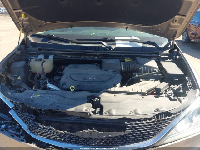 44555308 :رقم المزاد ، 2C4RC1GG2HR762867 vin ، 2017 Chrysler Pacifica Limited مزاد بيع
