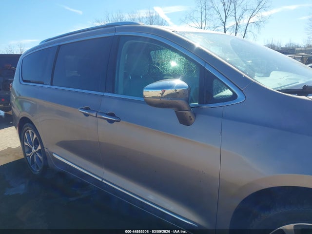 44555308 :رقم المزاد ، 2C4RC1GG2HR762867 vin ، 2017 Chrysler Pacifica Limited مزاد بيع
