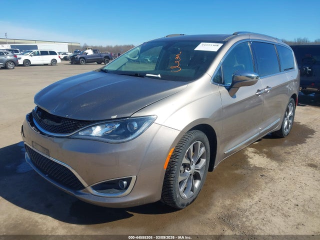 44555308 :رقم المزاد ، 2C4RC1GG2HR762867 vin ، 2017 Chrysler Pacifica Limited مزاد بيع