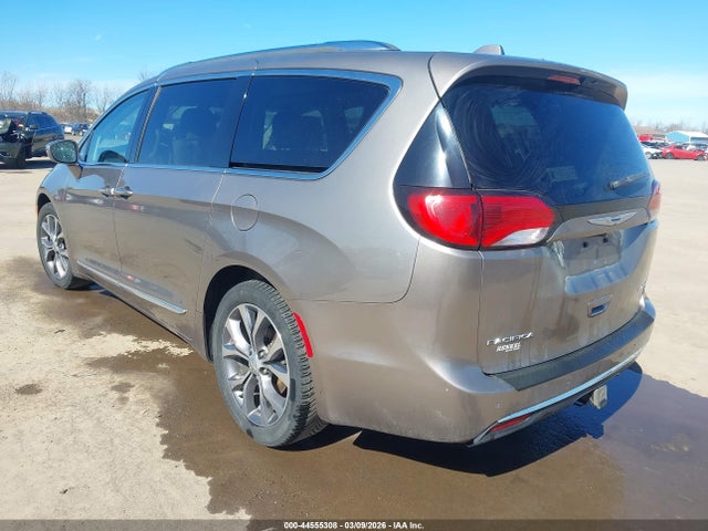 44555308 :رقم المزاد ، 2C4RC1GG2HR762867 vin ، 2017 Chrysler Pacifica Limited مزاد بيع