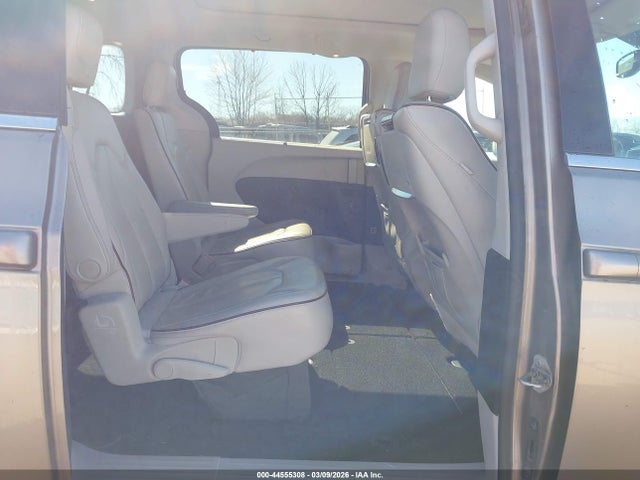44555308 :رقم المزاد ، 2C4RC1GG2HR762867 vin ، 2017 Chrysler Pacifica Limited مزاد بيع