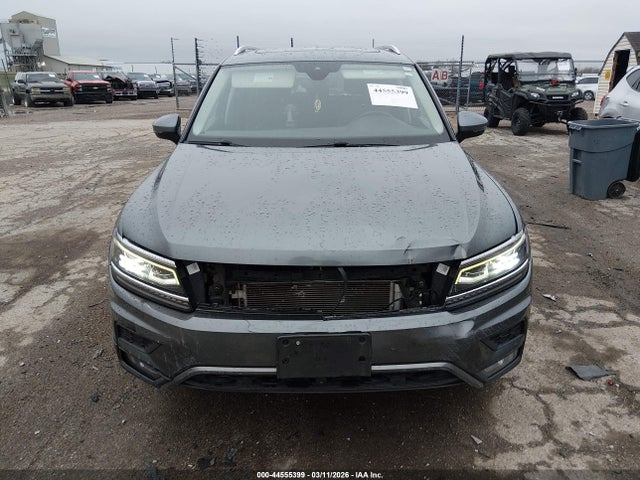 2018 Volkswagen Tiguan 2.0t Sel Premium მანქანა იყიდება აუქციონზე, vin: 3VV4B7AX6JM132423, აუქციონის ნომერი: 44555399