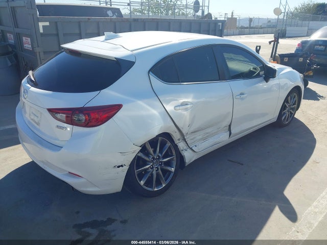 3MZBN1L39JM270409 Mazda Mazda3 Touring