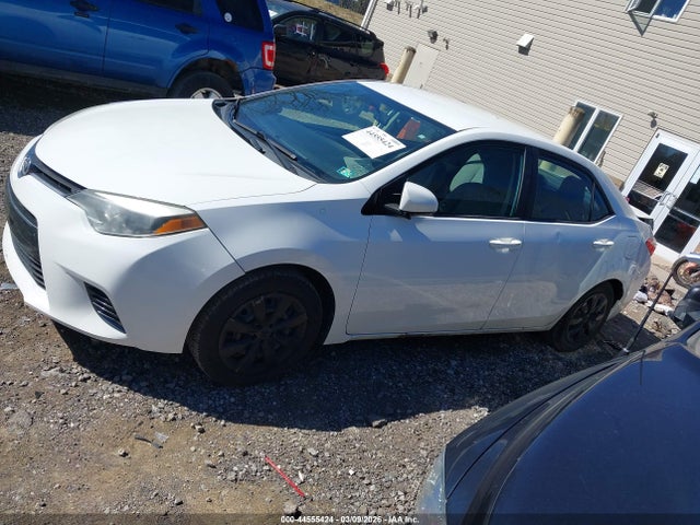 44555424 :رقم المزاد ، 2T1BURHE1FC333792 vin ، 2015 Toyota Corolla Le مزاد بيع