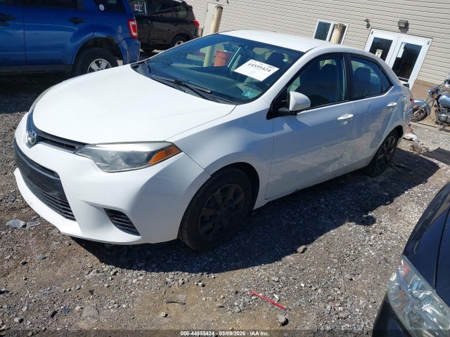 44555424 :رقم المزاد ، 2T1BURHE1FC333792 vin ، 2015 Toyota Corolla Le مزاد بيع