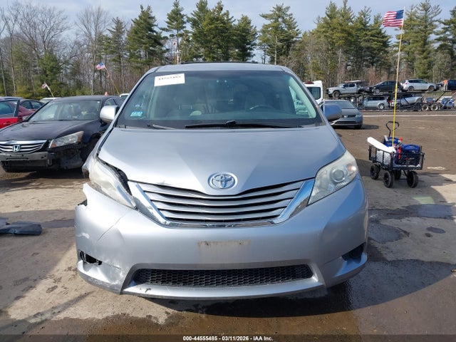 Toyota Sienna Le 7 Passenger 2017 5TDJZ3DC1HS156993 Image 12