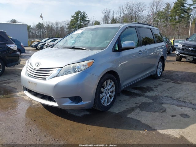 Toyota Sienna Le 7 Passenger 2017 5TDJZ3DC1HS156993 Image 2
