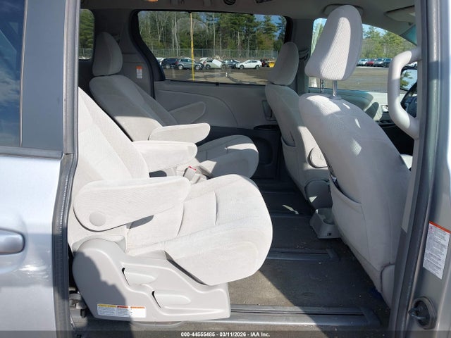 Toyota Sienna Le 7 Passenger 2017 5TDJZ3DC1HS156993 Image 8