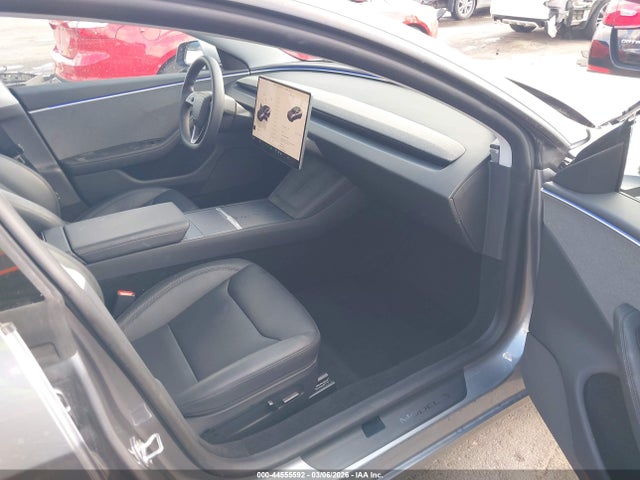 2025 TESLA MODEL 3 5YJ3E1EA9SF990432 Photo 4