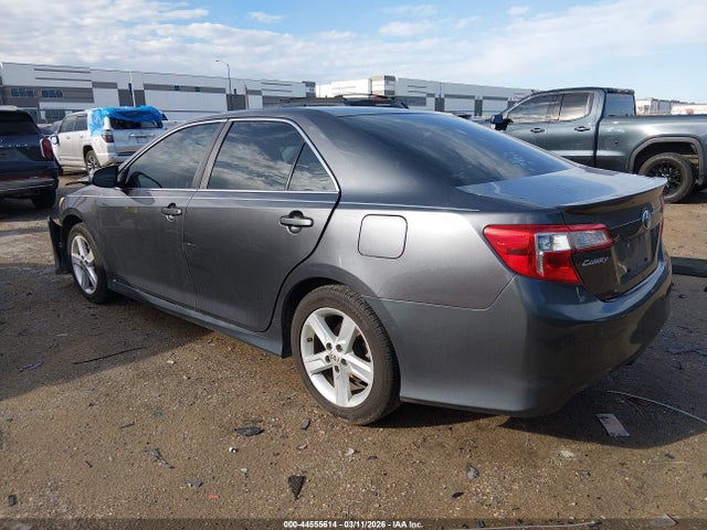 44555614 :رقم المزاد ، 4T1BF1FK9DU277293 vin ، 2013 Toyota Camry Se مزاد بيع