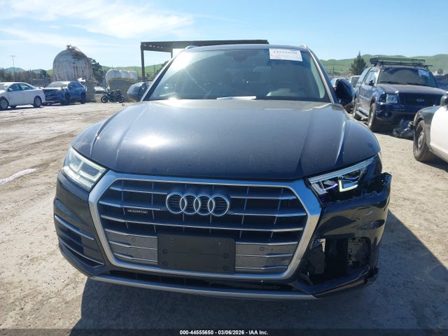 WA1BNAFY9J2213803 Audi Q5 2.0t Premium/2.0t Tech Premium