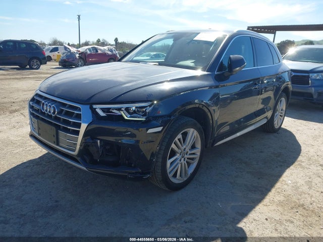 WA1BNAFY9J2213803 Audi Q5 2.0t Premium/2.0t Tech Premium