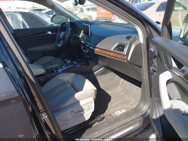 WA1BNAFY9J2213803 Audi Q5 2.0t Premium/2.0t Tech Premium