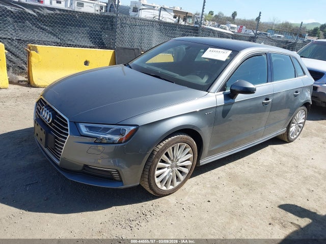 2018 AUDI A3 E-TRON WAUTPBFF9JA098504 Photo 1