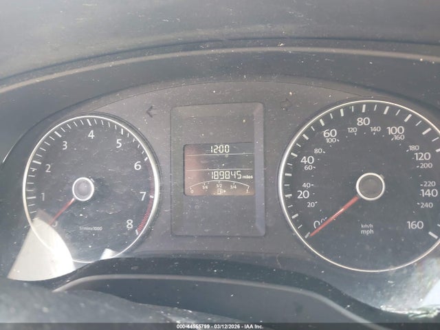 2014 Volkswagen Jetta 1.8t Se მანქანა იყიდება აუქციონზე, vin: 3VWD17AJ9EM422512, აუქციონის ნომერი: 44555799
