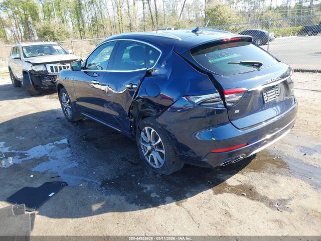 2021 MASERATI LEVANTE ZN661XUL8MX357507 Photo 2