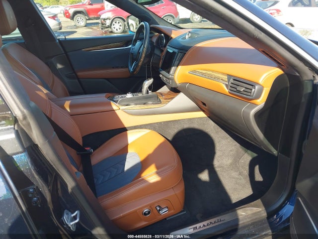 2021 MASERATI LEVANTE ZN661XUL8MX357507 Photo 4