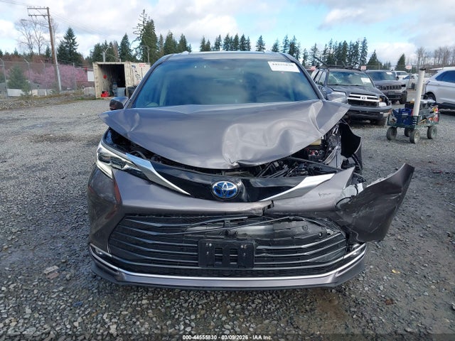 Toyota Sienna Platinum 2024 5TDESKFC0RS143358 Image 12