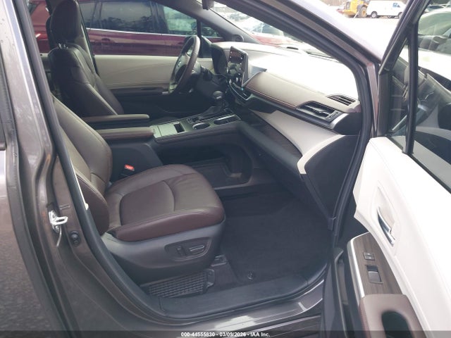 Toyota Sienna Platinum 2024 5TDESKFC0RS143358 Image 17