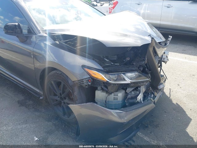 Toyota CAMRY SE 2018 4T1B11HK2JU645076 Image 19