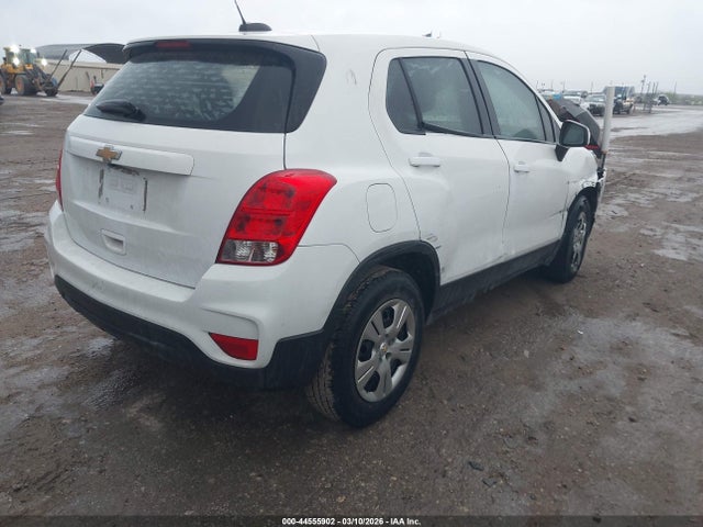3GNCJKSBXHL273182 Chevrolet TRAX LS