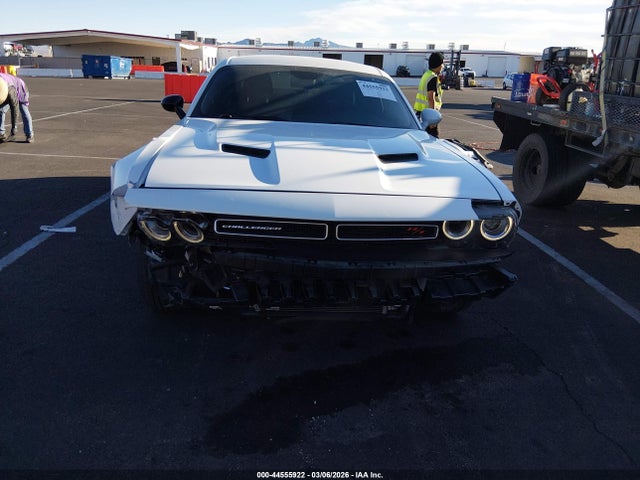 2016 Dodge Challenger R/t მანქანა იყიდება აუქციონზე, vin: 2C3CDZBT6GH299971, აუქციონის ნომერი: 44555922