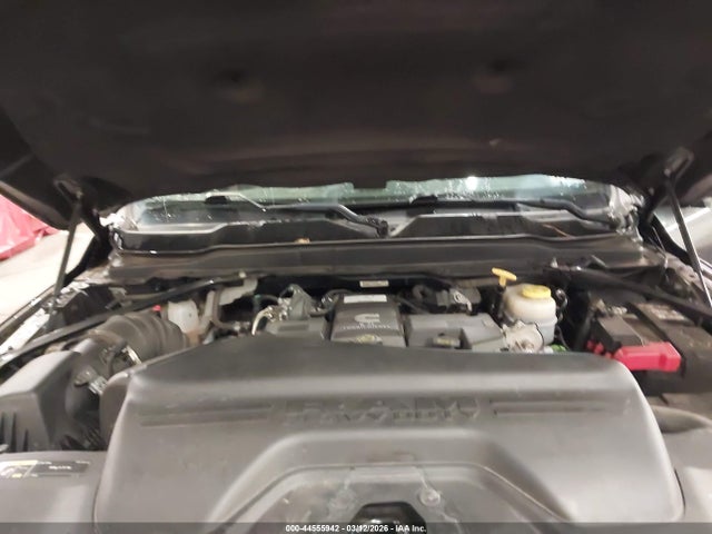 3C63R3JL1NG360305 RAM 3500 Laramie 4x4 8&#039; Box