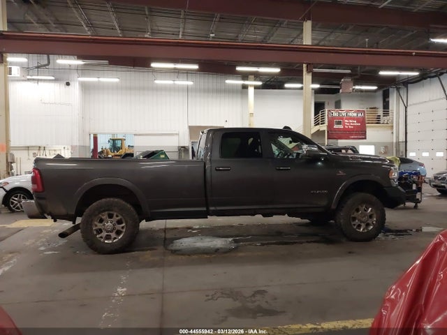 3C63R3JL1NG360305 RAM 3500 Laramie 4x4 8&#039; Box
