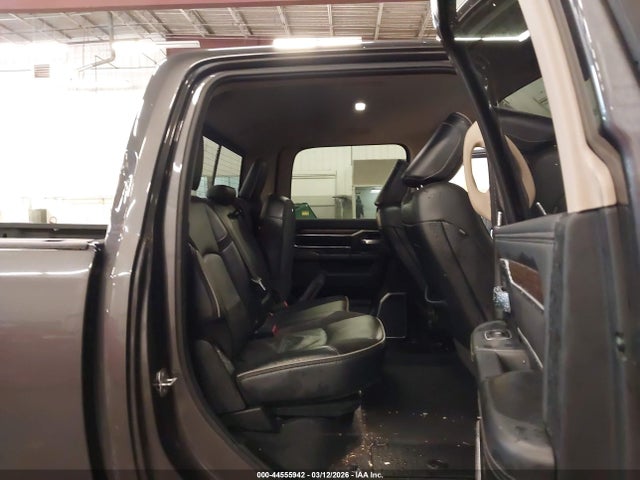 3C63R3JL1NG360305 RAM 3500 Laramie 4x4 8&#039; Box