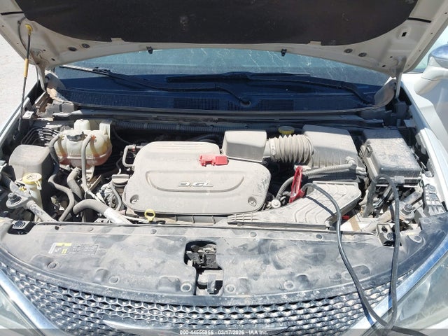44555956 :رقم المزاد ، 2C4RC1GG0HR620565 vin ، 2017 Chrysler Pacifica Limited مزاد بيع