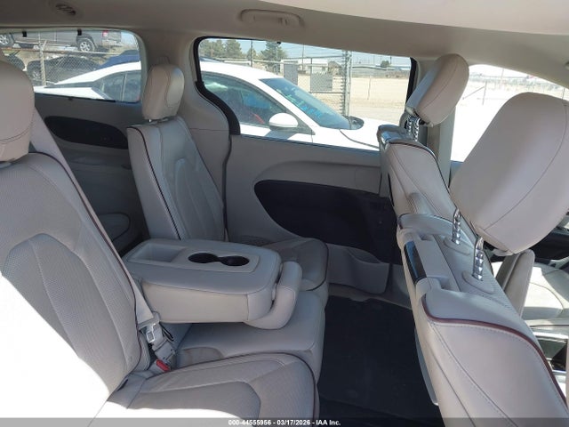 44555956 :رقم المزاد ، 2C4RC1GG0HR620565 vin ، 2017 Chrysler Pacifica Limited مزاد بيع