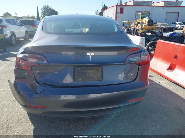 5YJ3E1EB1KF386432 Tesla Model 3 Long Range/performance