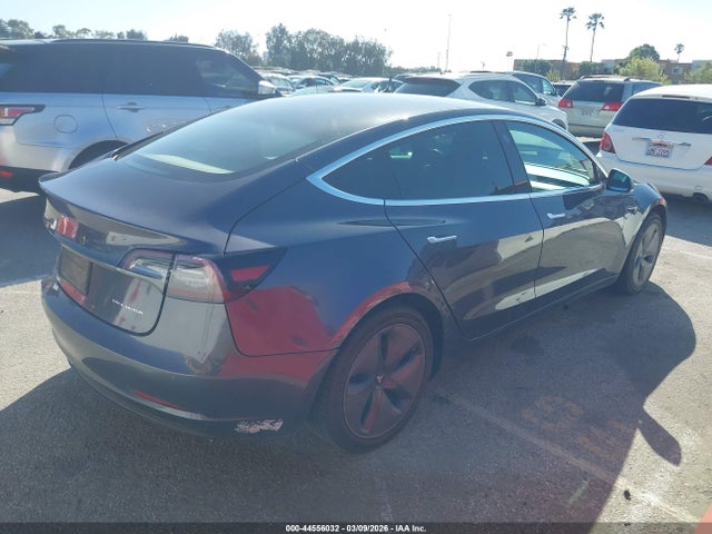 5YJ3E1EB1KF386432 Tesla Model 3 Long Range/performance