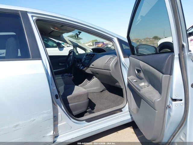 Toyota Prius V Three 2014 JTDZN3EU4E3317467 Image 5