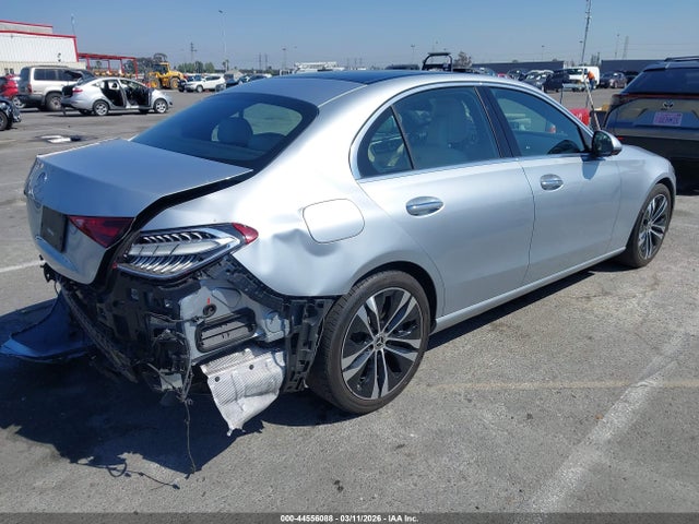 W1KAF4GB4NR036963 Mercedes-Benz C 300 Sedan