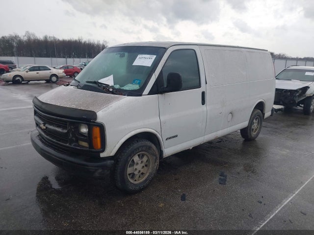 1999 CHEVROLET EXPRESS 1GCFG15W8X1034698 Photo 1
