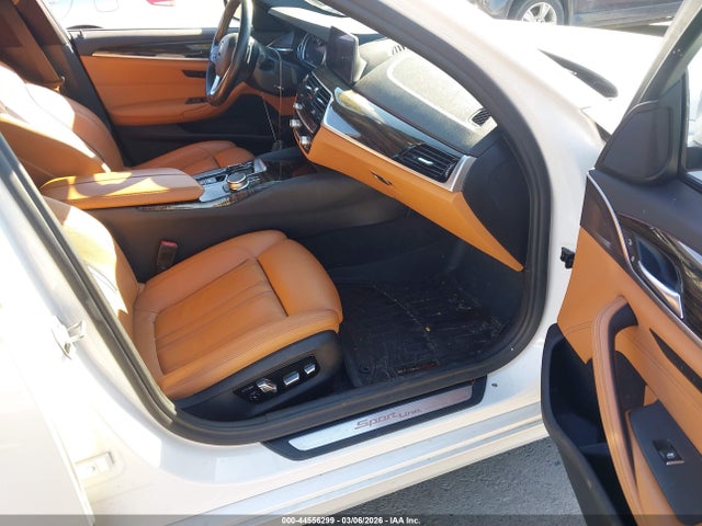 2019 BMW 530I WBAJA5C56KWW07832 Photo 4