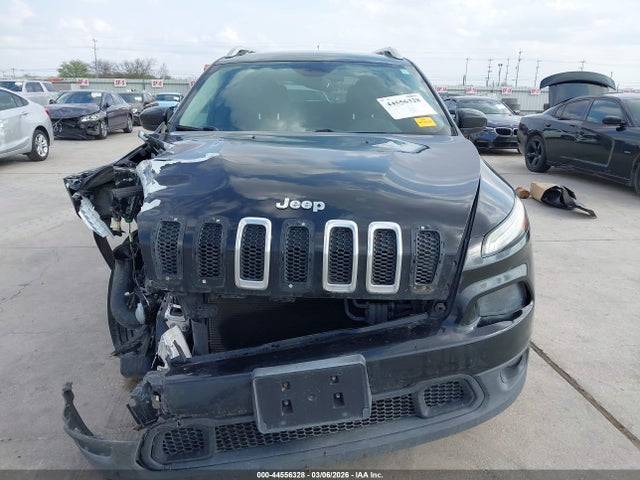 1C4PJMCS8EW239672 Jeep Cherokee Latitude