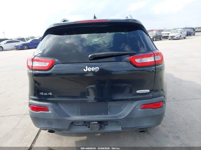 1C4PJMCS8EW239672 Jeep Cherokee Latitude