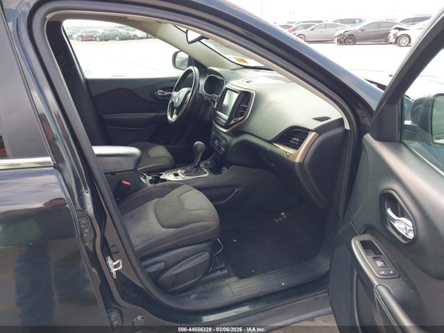 1C4PJMCS8EW239672 Jeep Cherokee Latitude