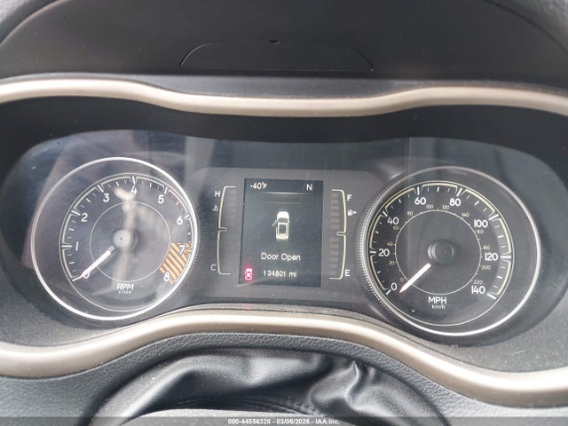 1C4PJMCS8EW239672 Jeep Cherokee Latitude
