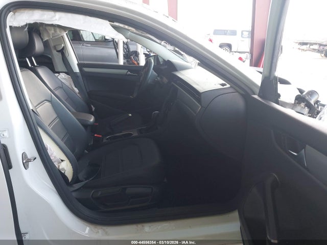 Продаж на аукціоні авто 2022 Volkswagen Passat 2.0t Se, vin: 1VWSA7A32NC000141, номер лоту: 44556354