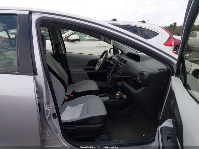 JTDKDTB36E1574349 Toyota Prius C One
