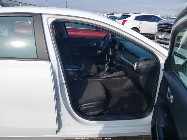 Продажа на аукционе авто 2021 Kia Forte Fe, vin: 3KPF24ADXME377929, номер лота: 44556423