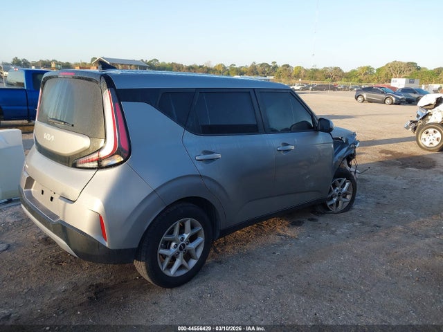 44556429 :رقم المزاد ، KNDJ23AU5P7881071 vin ، 2023 Kia Soul Lx مزاد بيع