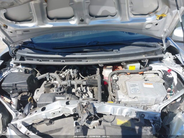 Toyota Prius C Three 2014 JTDKDTB3XE1565086 Image 10